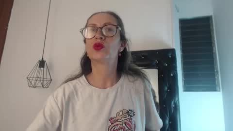 Snapshot of laurasofia45 chatting on 02-12-26, 11:55 Laura Sofia online show from 02-12-26, 11:55