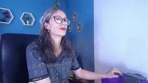 Snapshot of laurasofia45 chatting on 02-16-26, 04:03 Laura Sofia online show from 02-16-26, 04:03