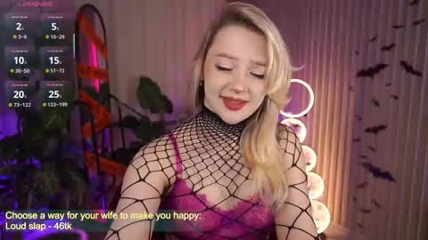  Laura  online show from 10-27-25, 06:28