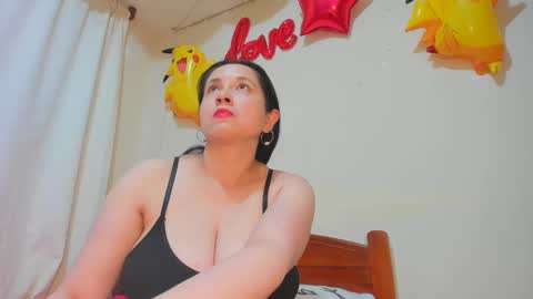 Snapshot of laureen777 chatting on 01-16-25, 05:33 laureen777 online show from 01-16-25, 05:33
