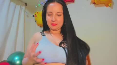 Snapshot of laureen777 chatting on 01-26-25, 12:37 laureen777 online show from 01-26-25, 12:37