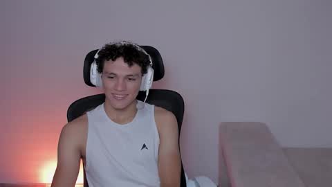 Laureent online show from 09-08-25, 06:18