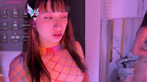 Laurem online show from 10-30-25, 05:02