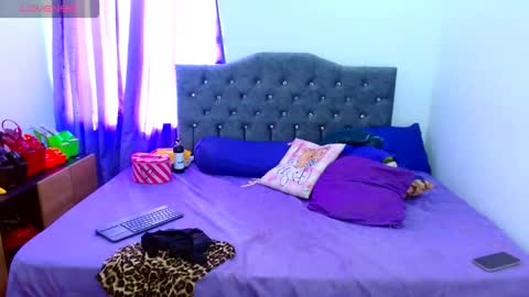 Snapshot of lauren_59 chatting on 10-14-25, 09:26 Lauren online show from 10-14-25, 09:26