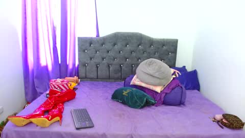 Snapshot of lauren_59 chatting on 11-19-25, 08:42 Lauren online show from 11-19-25, 08:42