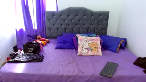 Snapshot of lauren_59 chatting on 11-28-25, 08:22 Lauren online show from 11-28-25, 08:22