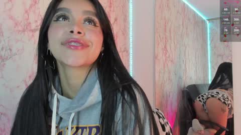 Snapshot of lauren_camila1 chatting on 12-20-24, 04:09 Lau online show from 12-20-24, 04:09