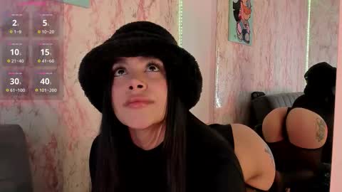 Snapshot of lauren_camila1 chatting on 09-24-25, 02:26 Lau online show from 09-24-25, 02:26