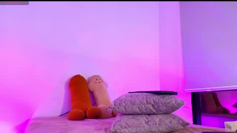 Snapshot of lauren_gil_ chatting on 02-07-25, 02:50    1      online show from 02-07-25, 02:50