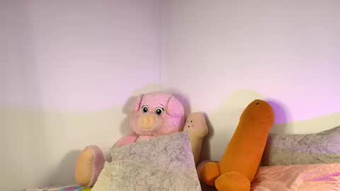 Snapshot of lauren_gil_ chatting on 10-31-25, 12:50    1      online show from 10-31-25, 12:50