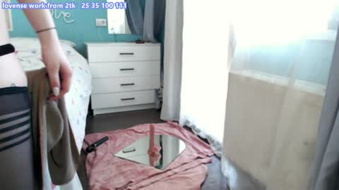 Snapshot of laurenceandviolette chatting on 06-01-26, 08:27 laurenceandviolette online show from 06-01-26, 08:27