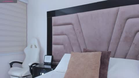 laurenclark1 online show from 03-03-26, 04:07