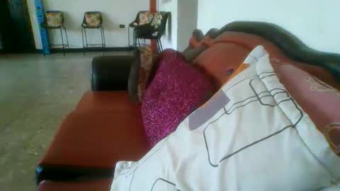 laurenhot94 online show from 10-04-25, 02:15