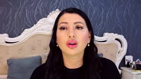 Laura online show from 10-01-25, 02:45