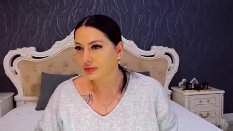 Laura online show from 11-06-25, 09:43