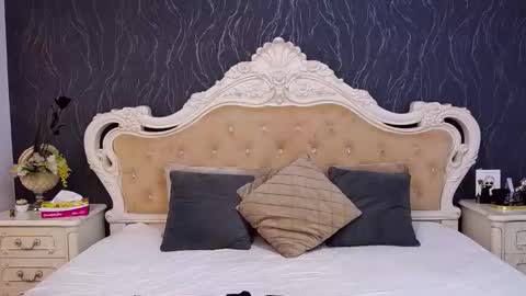 Laura online show from 02-10-26, 05:06