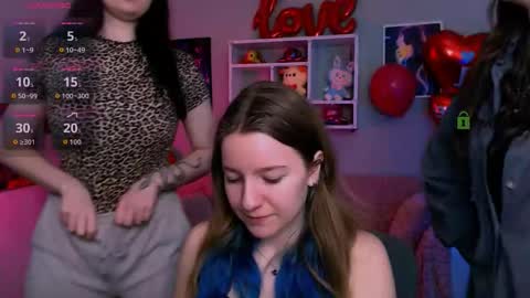 Snapshot of laurenmurrr chatting on 02-21-26, 10:49 Laure online show from 02-21-26, 10:49