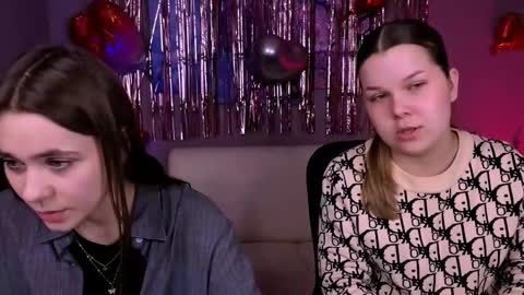 Snapshot of laurenmurrr chatting on 02-22-26, 10:25 Laure online show from 02-22-26, 10:25