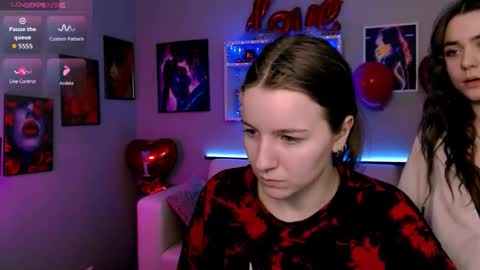 Snapshot of laurenmurrr chatting on 02-24-26, 10:57 Laure online show from 02-24-26, 10:57