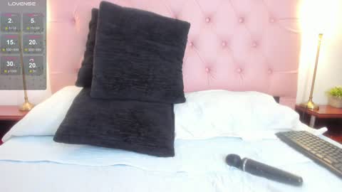 laurenn_smitth online show from 01-03-25, 03:44