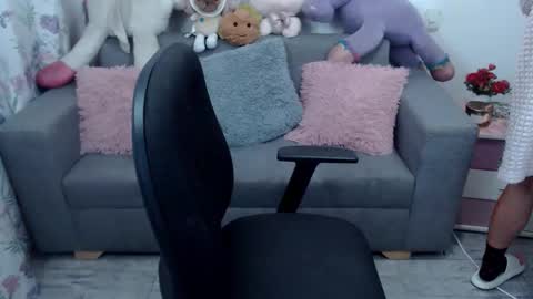 Laura online show from 02-11-25, 12:38