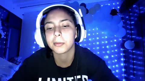 Laurent online show from 12-20-24, 04:42