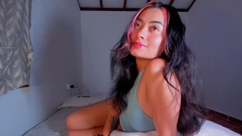 Lucie  online show from 02-01-25, 10:05