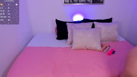 Lauren  online show from 01-29-25, 03:54