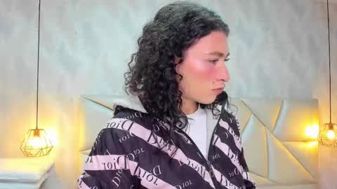 Laurent online show from 11-25-25, 11:21