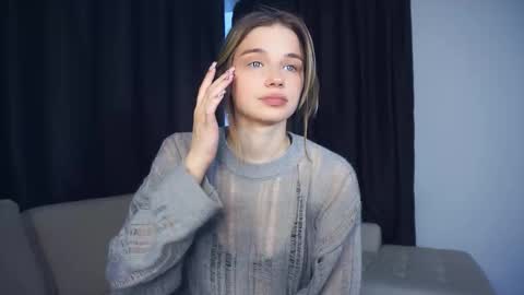 Snapshot of laurineleconey chatting on 02-23-26, 12:57 Bella online show from 02-23-26, 12:57