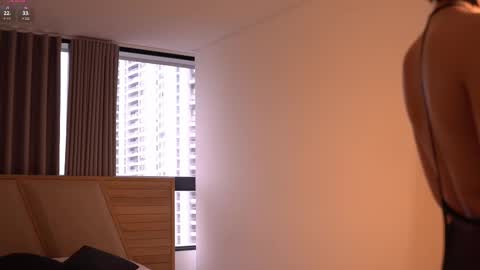 Snapshot of laurita_4 chatting on 10-25-25, 01:18 laurita_4 online show from 10-25-25, 01:18