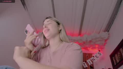 Lauu G online show from 02-15-25, 03:09