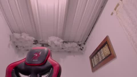 Lauu G online show from 12-17-25, 09:15