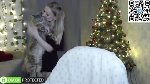 Snapshot of lavinell chatting on 12-14-24, 09:18 Mia online show from 12-14-24, 09:18