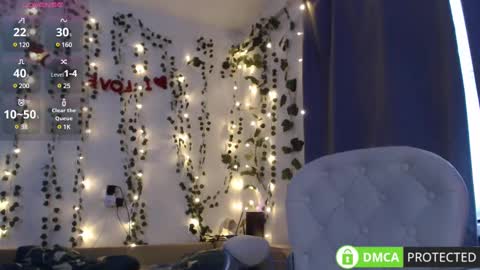 Snapshot of lavinell chatting on 02-13-25, 05:37 Mia online show from 02-13-25, 05:37