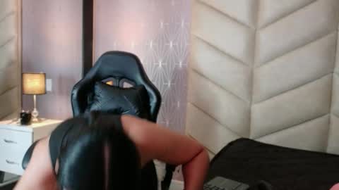 laya online show from 01-13-26, 03:23