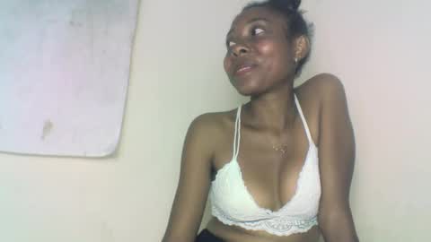 Snapshot of layannek chatting on 09-18-25, 06:10 layannek online show from 09-18-25, 06:10