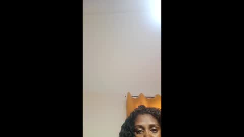 Snapshot of layannek chatting on 09-19-25, 12:39 layannek online show from 09-19-25, 12:39