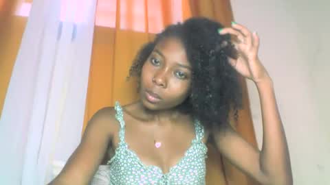 Snapshot of layannek chatting on 10-13-25, 02:55 layannek online show from 10-13-25, 02:55