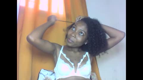 Snapshot of layannek chatting on 10-17-25, 09:01 layannek online show from 10-17-25, 09:01
