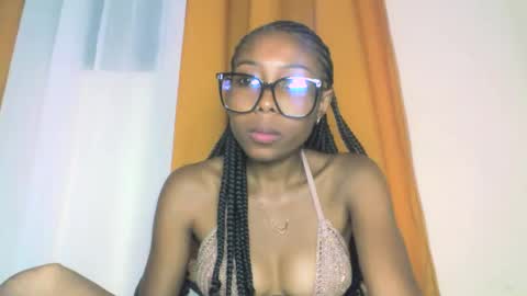 Snapshot of layannek chatting on 10-21-25, 03:24 layannek online show from 10-21-25, 03:24