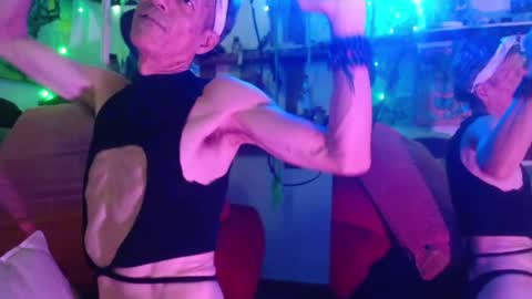 Laye19 online show from 12-12-24, 03:43