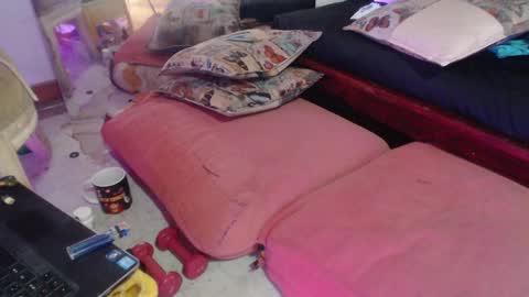 Laye19 online show from 01-19-25, 04:25