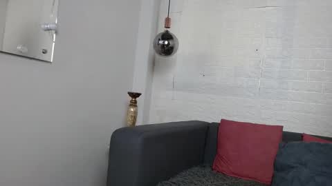 Layla online show from 02-10-25, 01:03