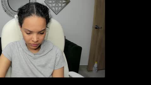 Layla Breezee online show from 10-20-25, 04:02