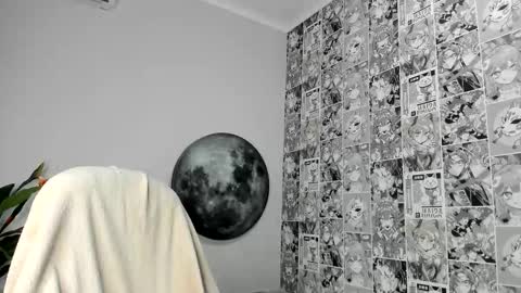 Layla online show from 11-11-25, 06:24