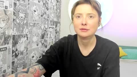 Layla online show from 12-18-25, 10:16