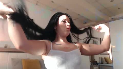 laylacruz online show from 01-30-25, 06:35