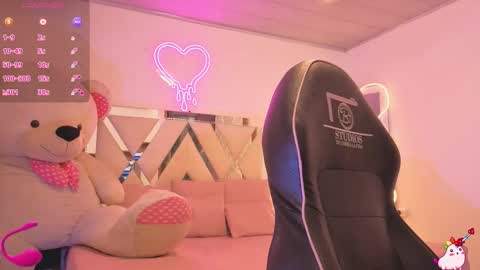 laylafoxy_tay online show from 12-21-25, 03:02