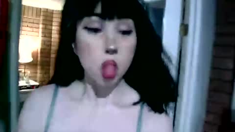 Layla Kills online show from 02-04-25, 06:25